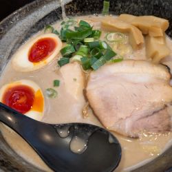 こってりしょうゆらーめん・煮玉子増し