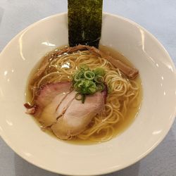 白醤油らぁ麺　1100円