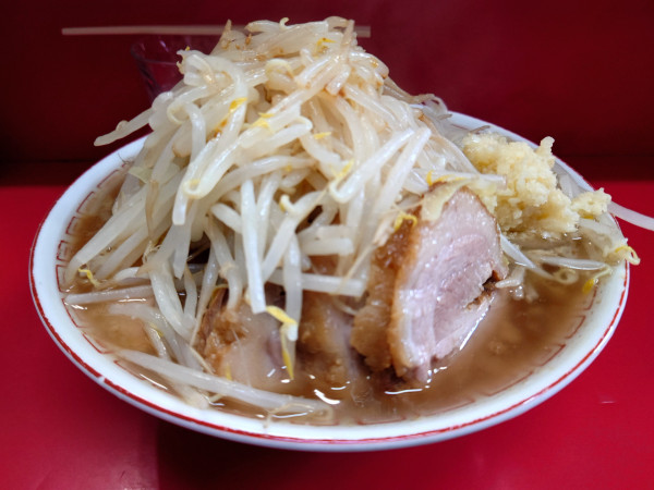 「大豚  野菜  ニンニク  カラメ」@ラーメン二郎 三田本店の写真