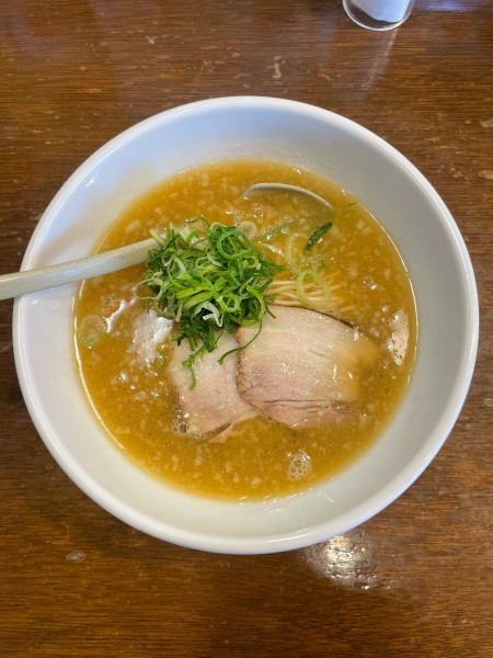 「鶏ガラとんこつ醤油(980円)」@よってこや 川崎藤崎店の写真