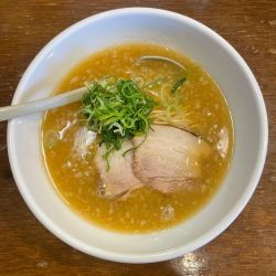 鶏ガラとんこつ醤油(980円)