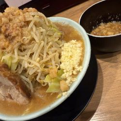 ラーメン（麺300g野菜マシアブラマシ）
