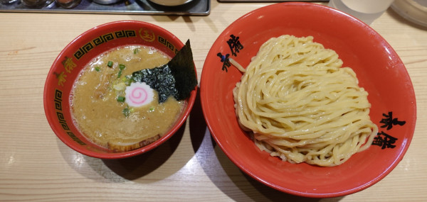 「豚鶏つけめん・中盛（950円）」@赤備の写真