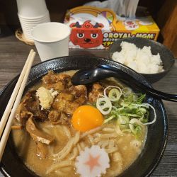 肉玉そば ライス（小）付き