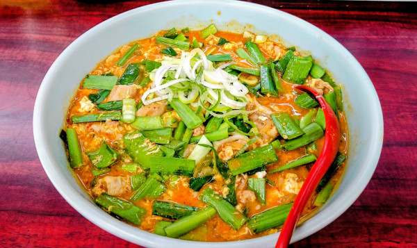 「ホルモンユッケジャンラーメン+ニラ増し」@大公タンタンの写真