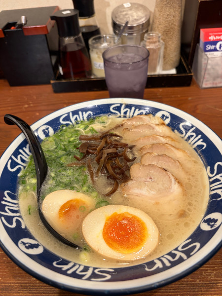 「全部入り」@博多らーめん ShinShin 天神本店の写真