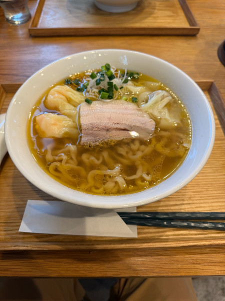 「ワンタン付白醤油らーめん 1400円」@あはれの写真