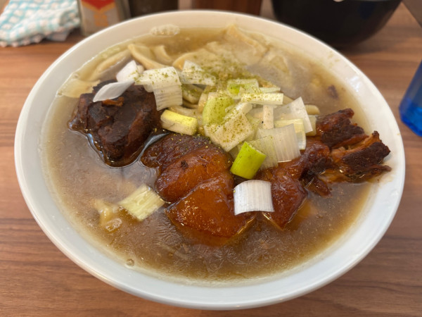 「ワンタンチャーシュウメン麺大盛 淡口変更」@手打ち 陰日向の写真