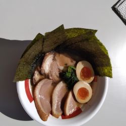 [ドラゴンラーメン]鶏家系ラーメン