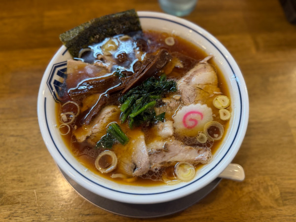 「生姜醤油ラーメン 950円」@炒飯と新潟中華そば 我武者羅 初台店の写真