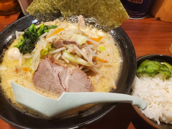 「野菜ラーメン＋ライス」@極味家 大倉山店の写真