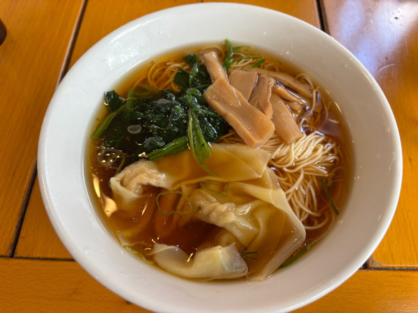 「<朝食メニュー>正油ワンタン麺」@中国ラーメン揚州商人 アネックスチェックイン新橋店の写真