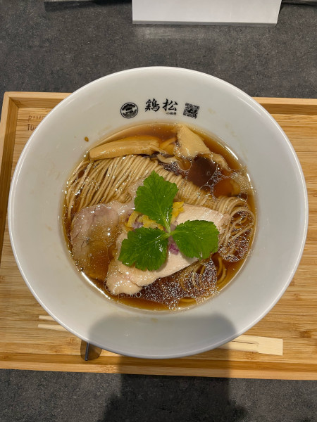 「醤油らぁ麺(980円)」@小田原城下町 らぁ麺 鶏松の写真