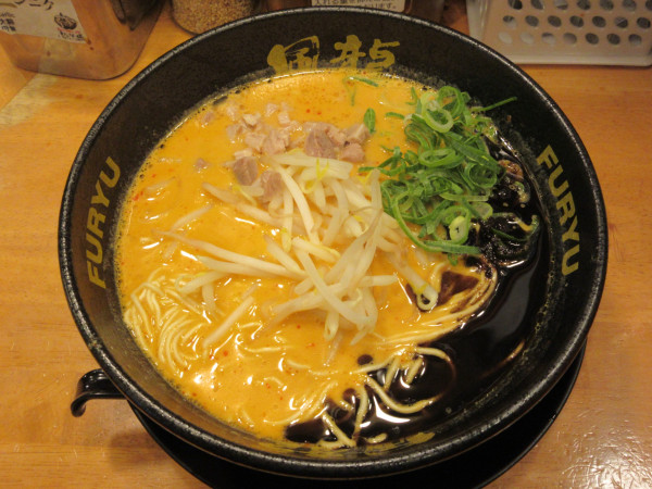 「辛味噌黒マー油（1,050円）」@とんこつラーメン 博多風龍 新橋店の写真