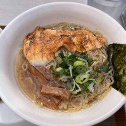 鳥らーめん　￥３００