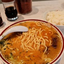 山形辛味噌ラーメンとライス🍚