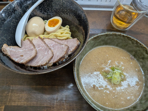 「プレミアムつけめん（半麺、1400円）」@二代目 膳の写真