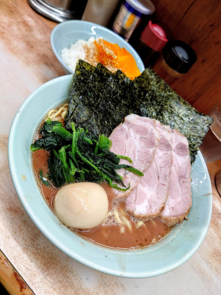 「志木盛りラーメン 中」@横浜ラーメン 武蔵家 志木店の写真