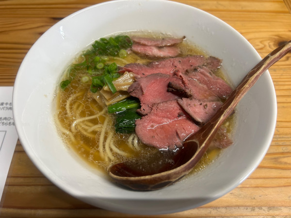 「牛骨あっさりラーメン（細麺）950円」@麺榮 王様のラーメンの写真