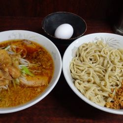小ラーメン（900円）＋辛いつけ麺（100円）＋生たまご