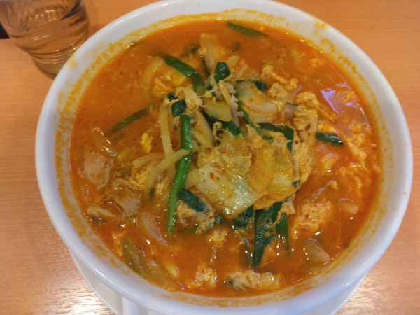 「期間限定、チゲ味噌ラーメン790円」@日高屋 柏西口駅前店の写真