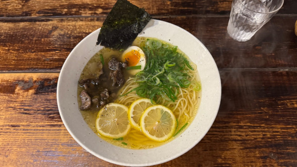 「地鶏塩レモンラーメン(種鶏)」@地鶏もも子とけさぶろう商店 住吉店の写真