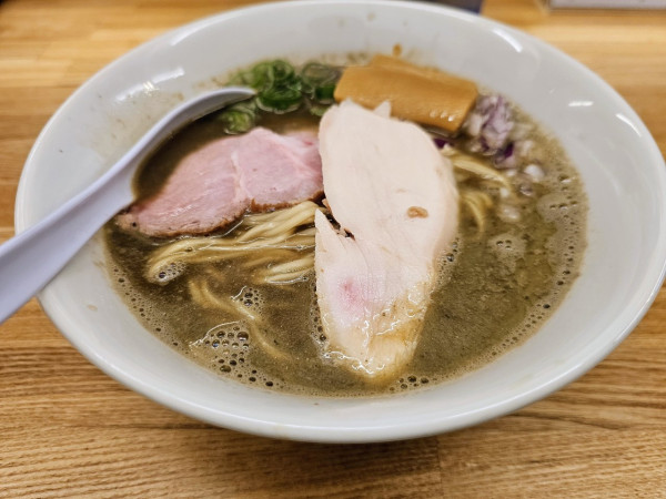 「濃厚煮干しラーメン」@ラーメン いいかおの写真
