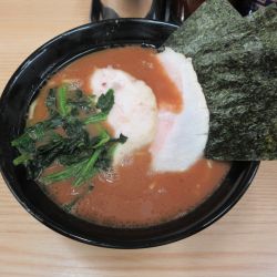 ラーメン(並)(900円)