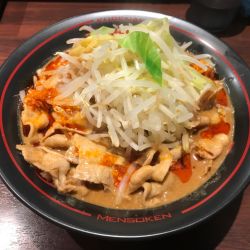 紅ラーメン 980円
