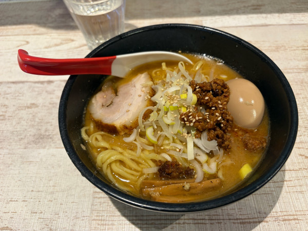 「シン味噌らーめん 味付玉子  大盛」@麺屋 誉の写真
