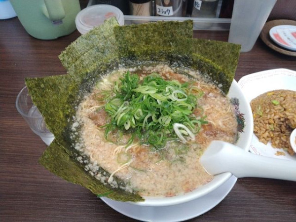「ラーメン（海苔トッピング）」@来来亭 山科新十条店の写真