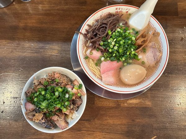 「特製ラーメン(1500)チャーシュー丼(400)」@豚骨ラーメン 開王の写真