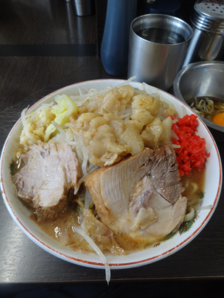 「小千円全部アレ すき焼き卵百円」@ラーメン二郎 川越店の写真