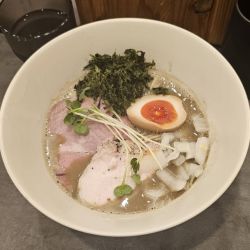濃厚飲む煮干しラーメン