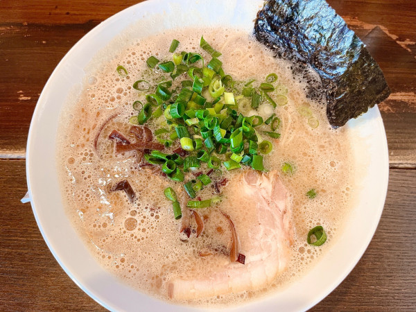 「博多とんこつらーめん（760円）」@博多長浜らーめん とんこつとん太の写真