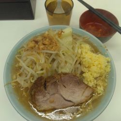 ラーメン麺150g1050円ニンニク野菜辛アブラ