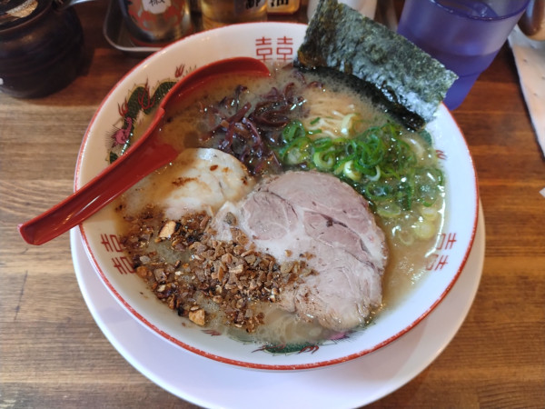 「熊本玉名ラーメン980-」@濃厚豚骨 くまめん 神田店の写真