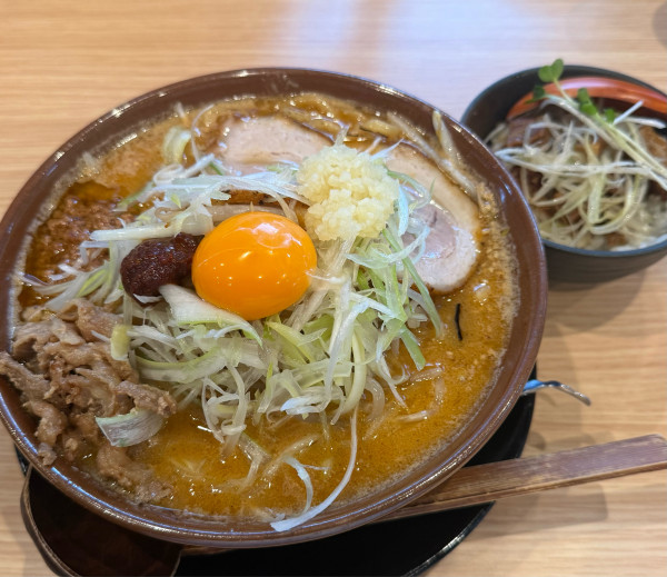 「濃厚味噌極ミニチャーシュー丼セット」@味噌らーめん棗の写真