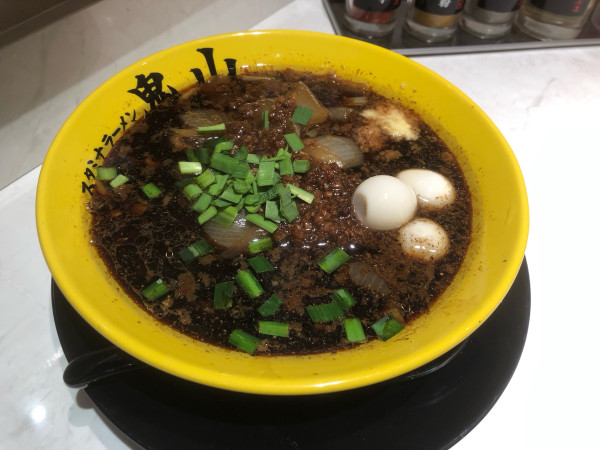 「スタミナラーメンミニ、サービスうずら（950円）」@スタミナラーメン 鬼山 渋谷店の写真