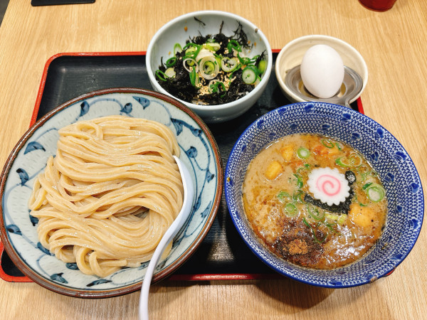 「濃厚豚骨魚介つけ麺＋岩海苔玉めし」@三竹寿 本店の写真