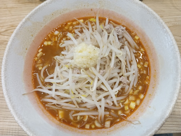 「味噌󠄀らーめん・スープ少なめ・麺軽め+ニンニク」@らーめん 高尾の写真