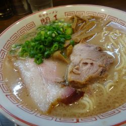 豚骨ラーメン　950円