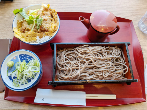 「かつ丼セット」@そばじ アトレ川崎店の写真