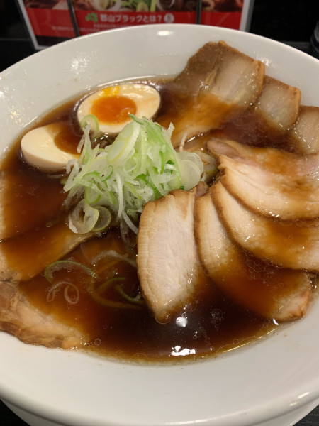 「郡山ブラック(ﾌﾟﾚﾐｱﾑﾁｬｰｼｭｰ味玉)」@幸楽苑 錦店の写真