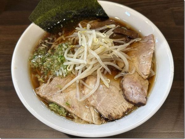 シモズヌードル（1300円）