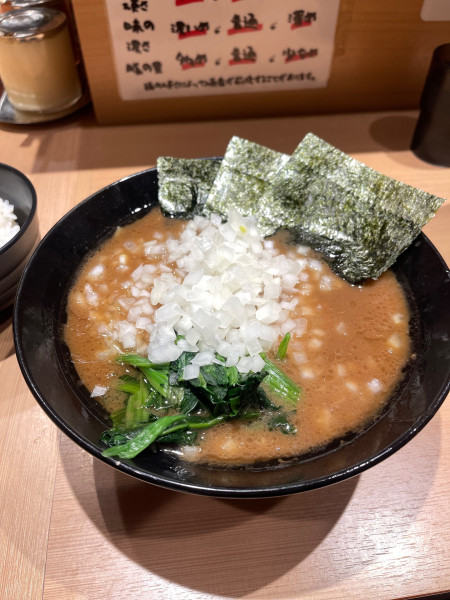 「ラーメン並＋玉ねぎトッピング＋ご飯」@ます家の写真