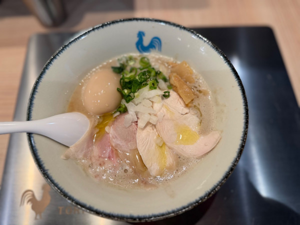 「トリュフ香る特製トリュフ鶏白湯醤油ラーメン 1180円」@鶏之諺 TOKYO01の写真