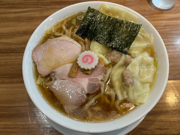 「ワンタン麺　大盛」@飯村製作所の写真