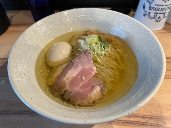 「塩　半熟味玉」@麺屋 彩音 ~Sign~の写真