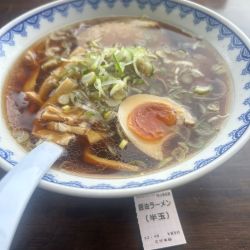 醤油ラーメン　半玉